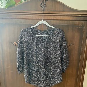 EUC cute flowy blouse, perfect for spring!